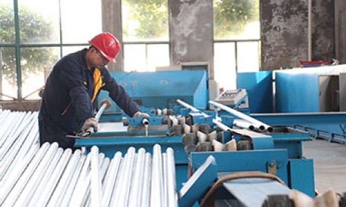 鋼塑管與內(nèi)襯不銹鋼復(fù)合管鋼管是同一種管？